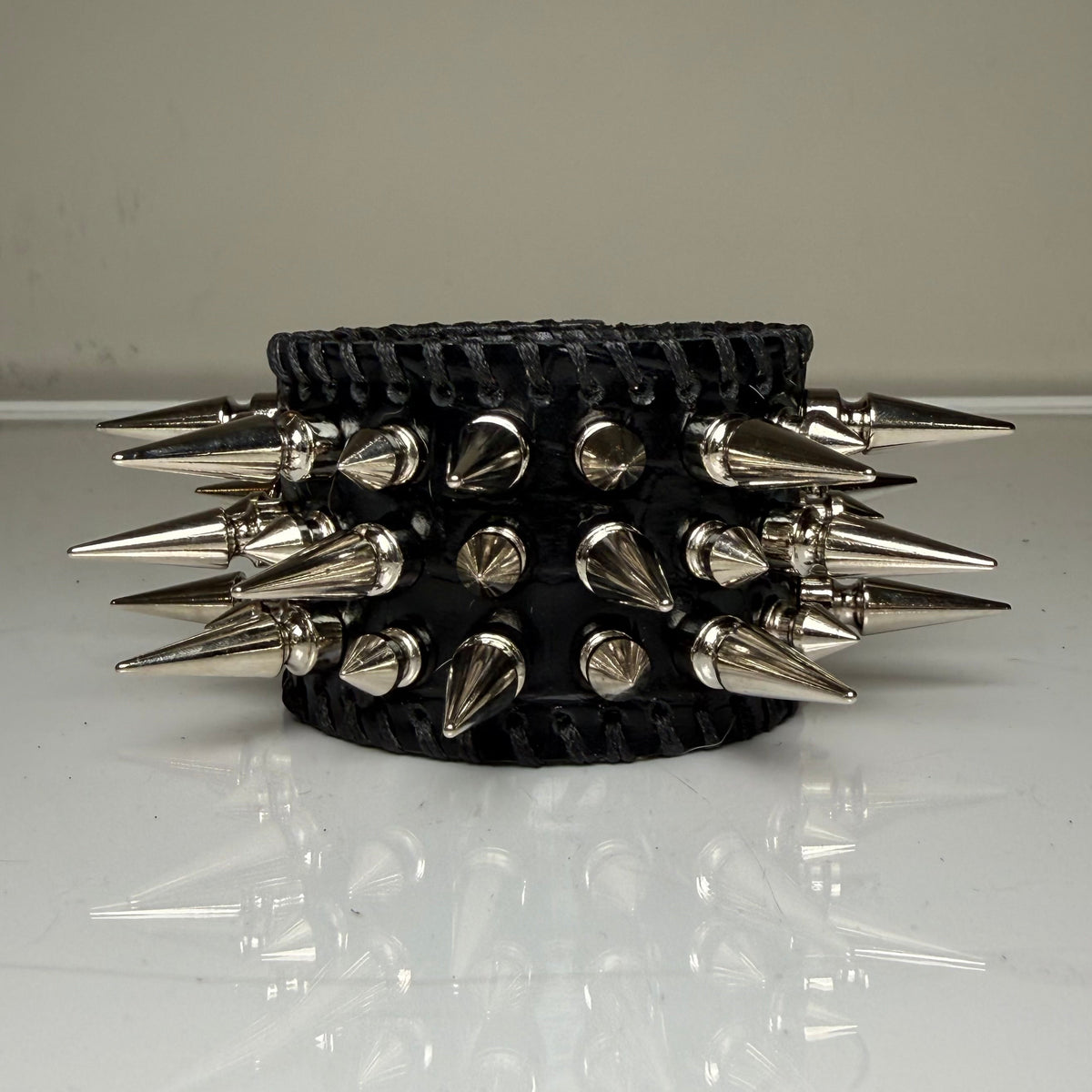 SPIKEY CROC LEATHER HIDE CUFF