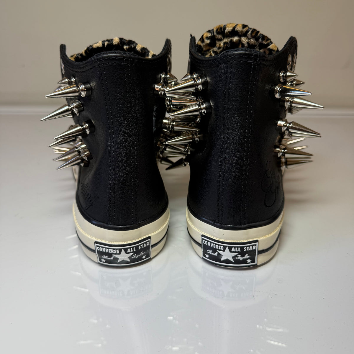 LEOPARD CHUCKS