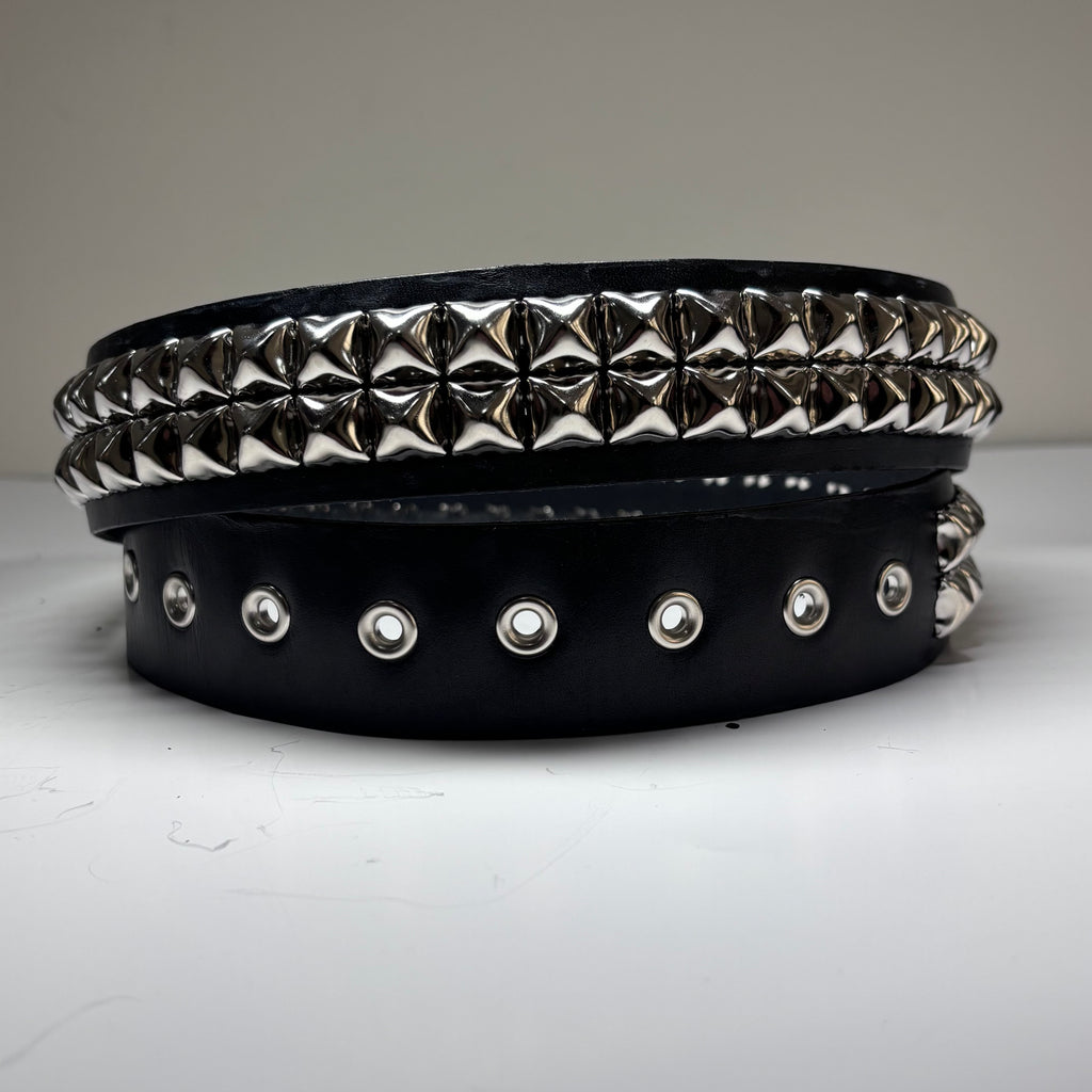 BLOODY KISSES STUDDED BELT
