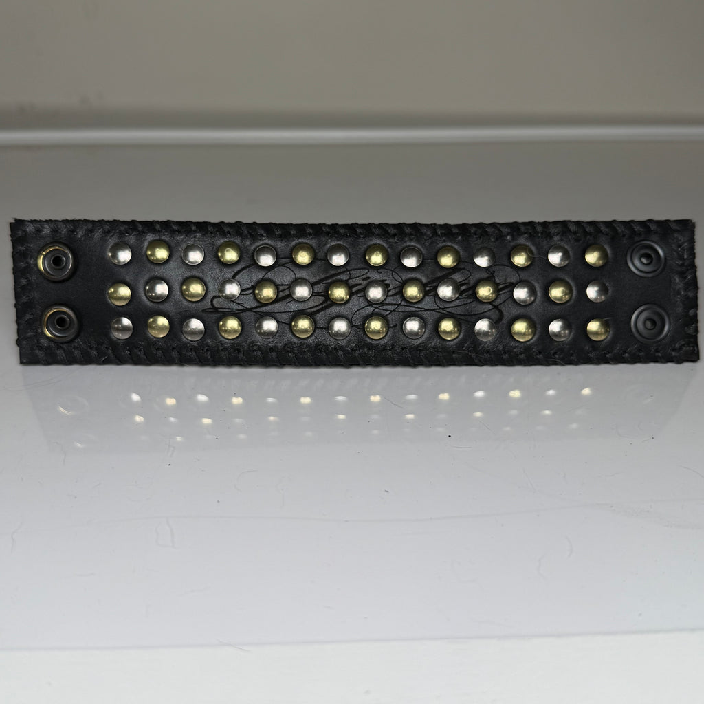 SPIKEY CROC LEATHER HIDE CUFF