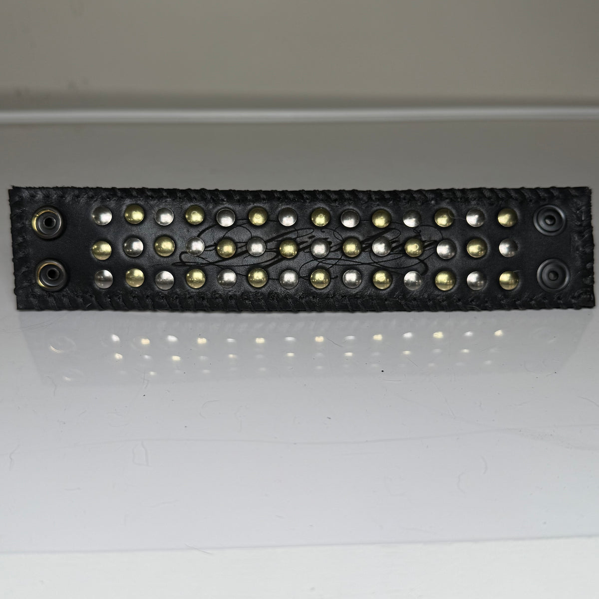 SPIKEY CROC LEATHER HIDE CUFF