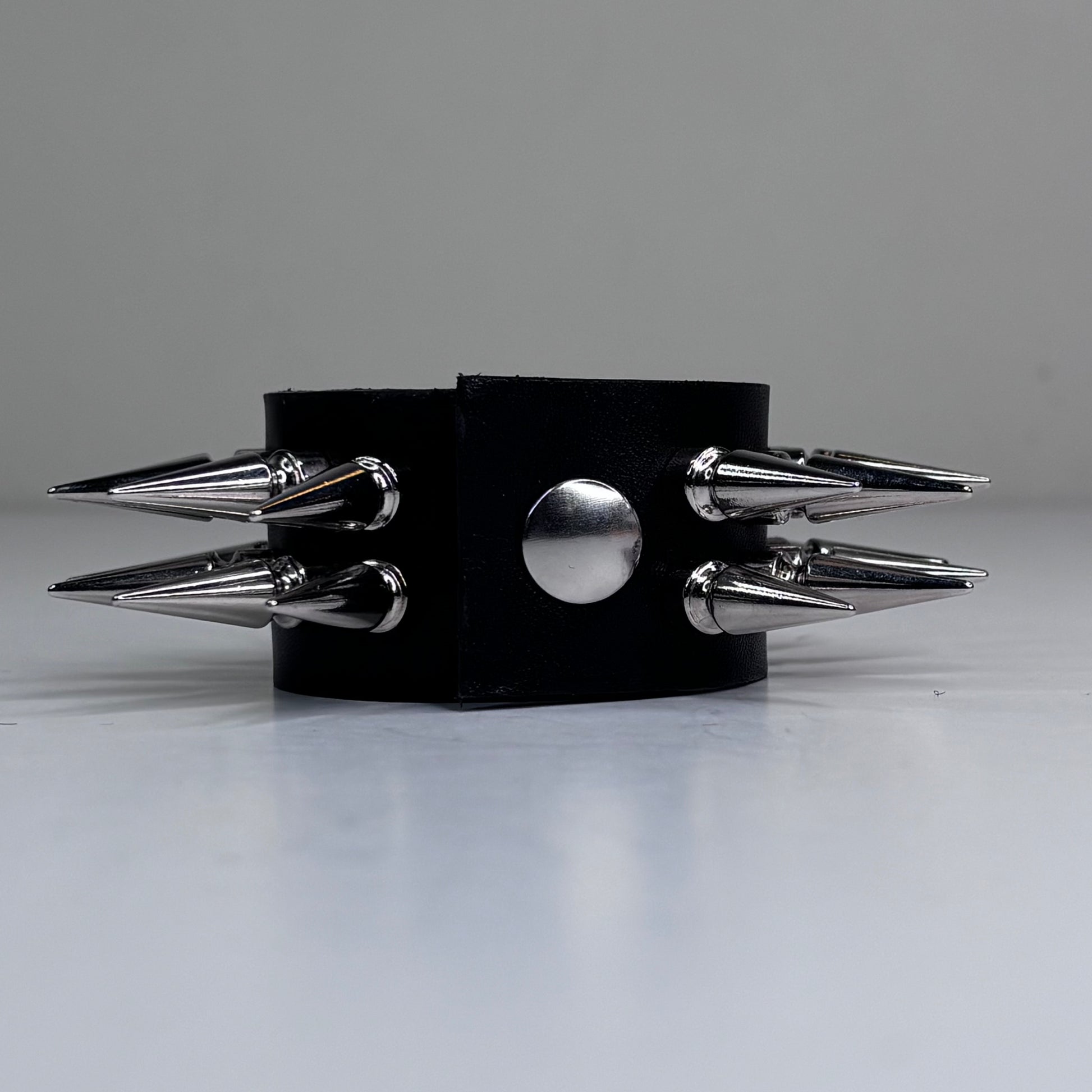 SPIKEY 2 ROW CUFF