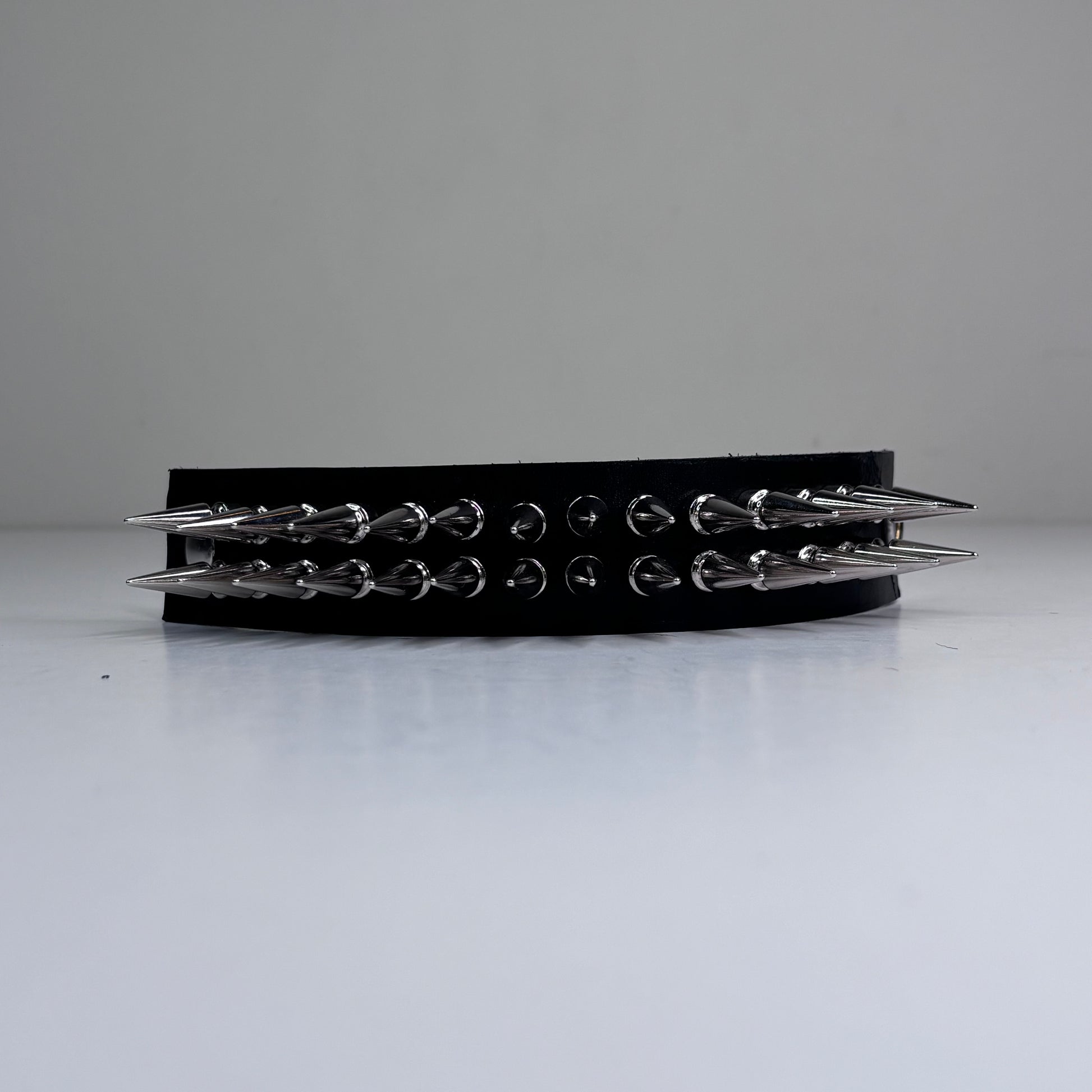 SPIKEY 2 ROW CUFF